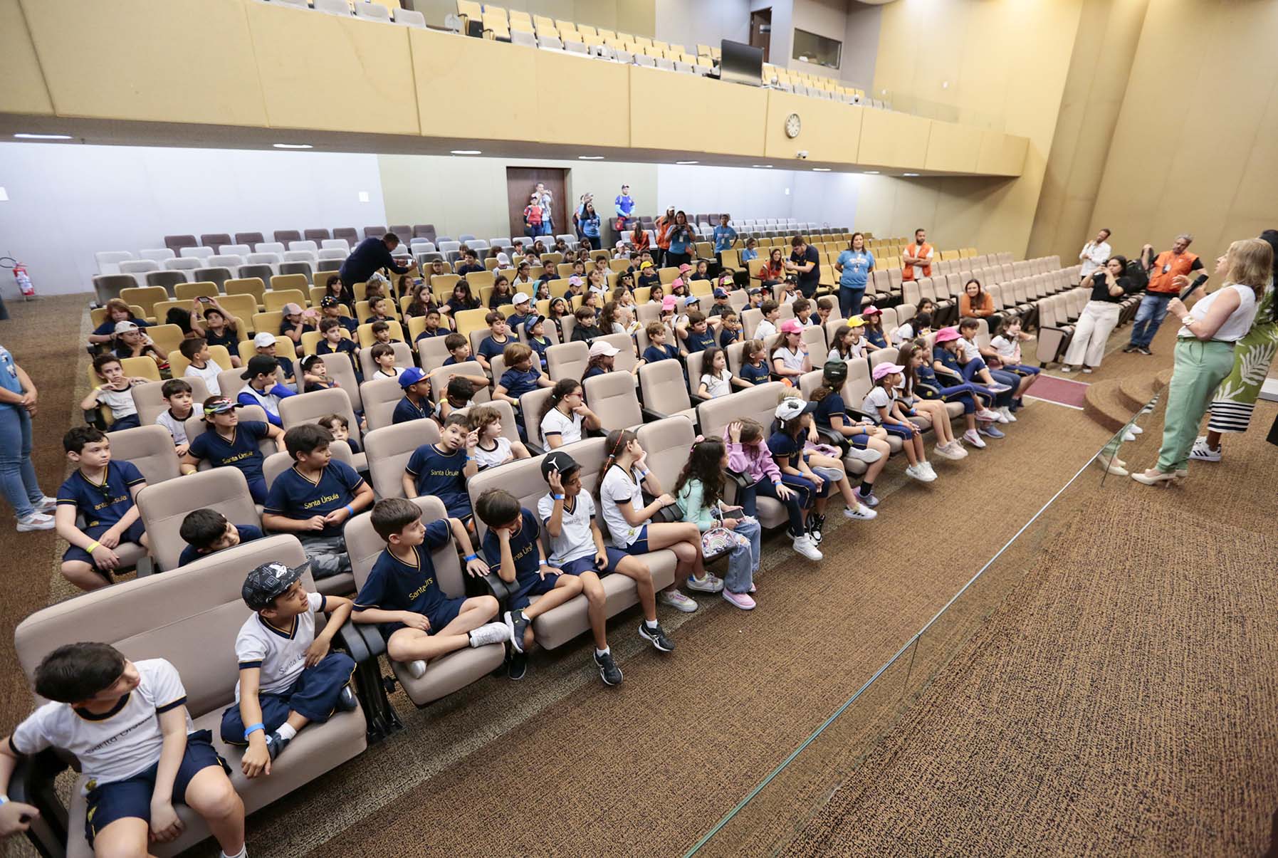Alunos do Colégio Santa Úrsula aprendem de forma lúdica sobre o Judiciário.