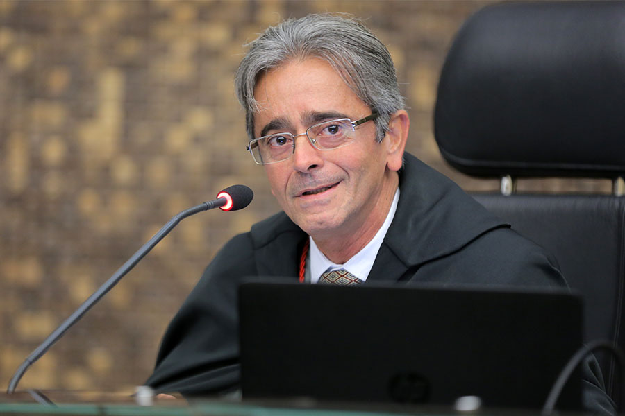 Desembargador Fábio Bittencourt, relator do processo.
