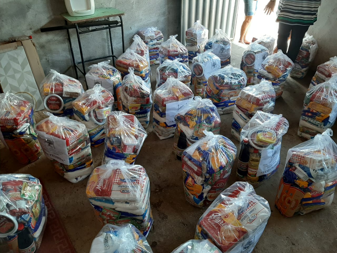 Entrega das cestas básicas no Quilombo Jaqueira, em Anadia.