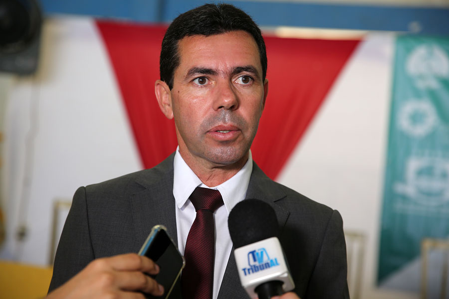 Prefeito Ediel Leite.