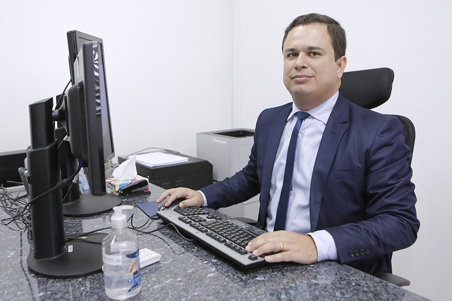 Procurador Filipe Lôbo.