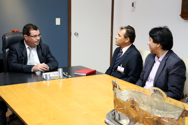 Presidente Luiz Mendonça, juiz Claudemiro Avelino e o servidor Marçal Cavalcanti