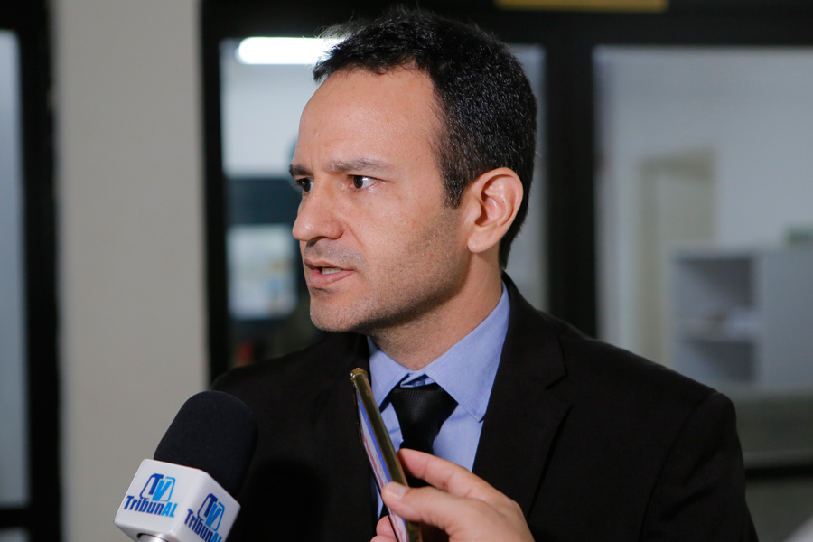 Defensor público Roberto Alan Torres