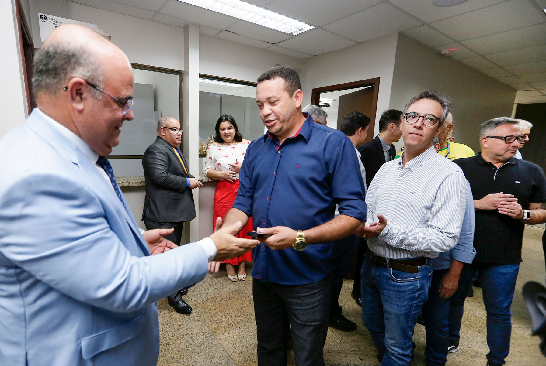 Presidência do TJAL homenageia servidores pais do Judiciário.