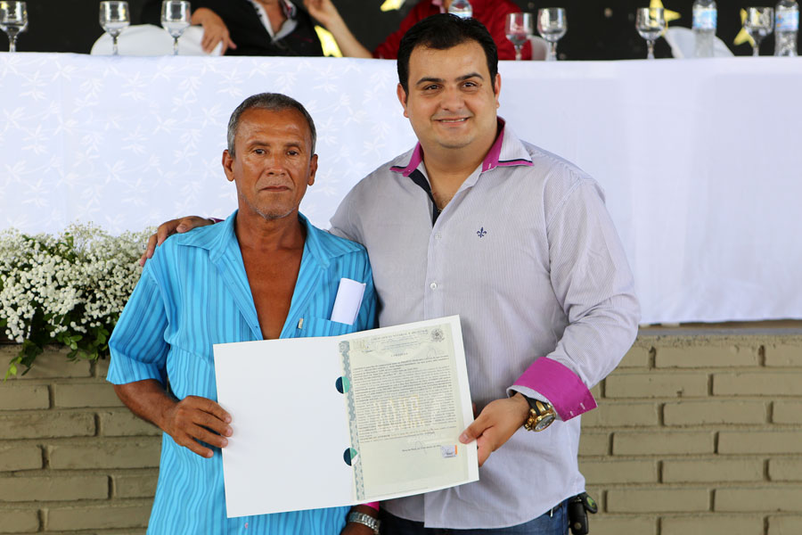Entrega de títulos do Programa Moradia Legal II em Boca da Mata.