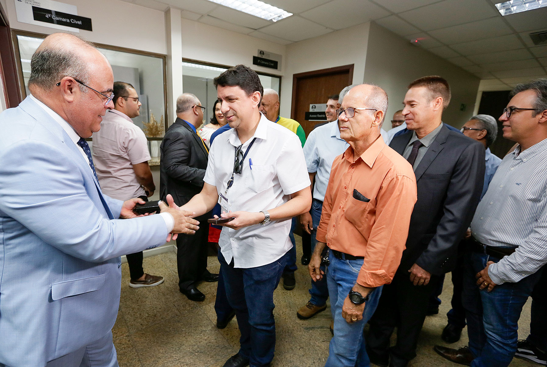 Presidência do TJAL homenageia servidores pais do Judiciário.