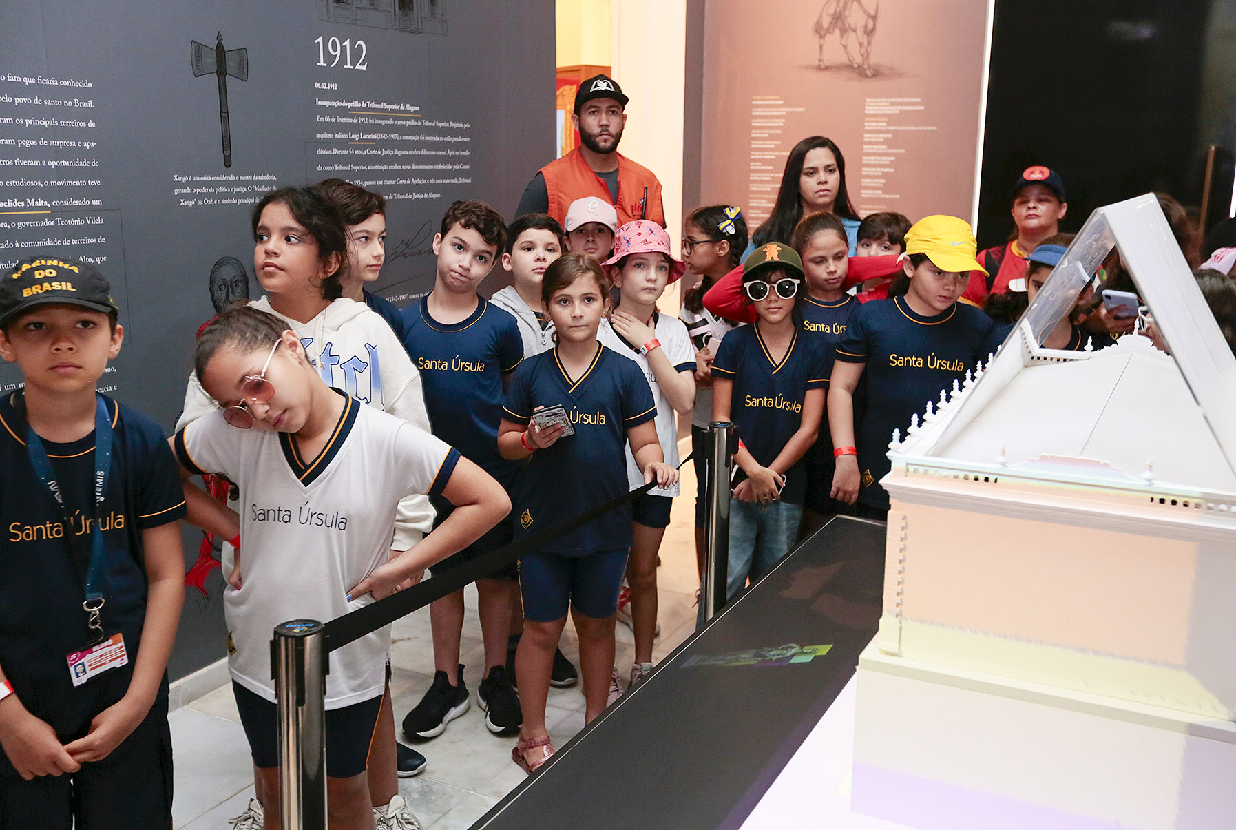 Alunos do Colégio Santa Úrsula aprendem de forma lúdica sobre o Judiciário.