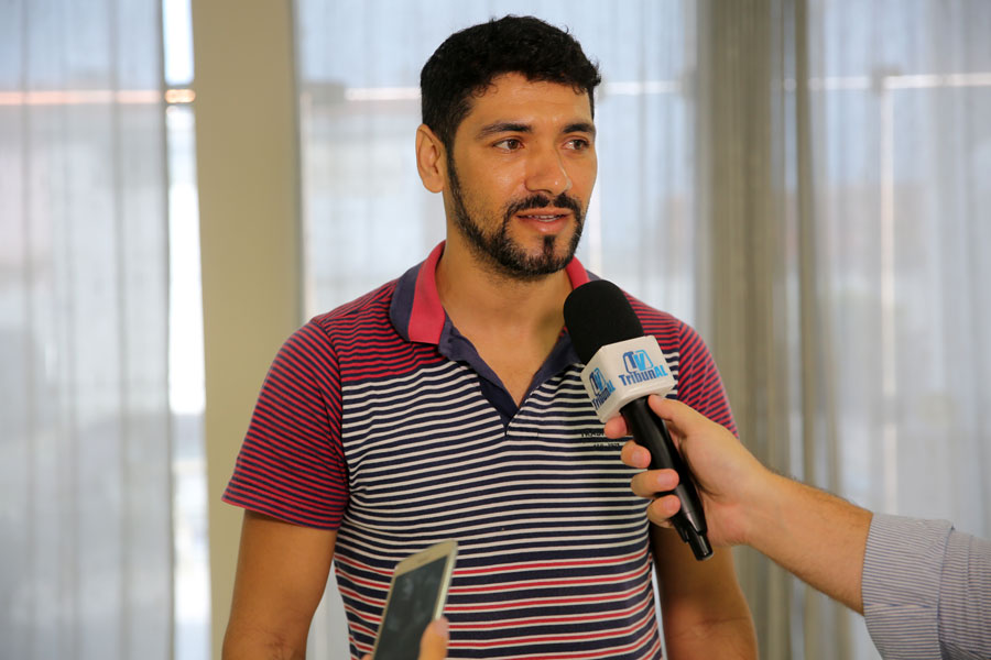 Romildo Gomes_Professor de Matemática da Escola Municipal Mota Trigueiros.