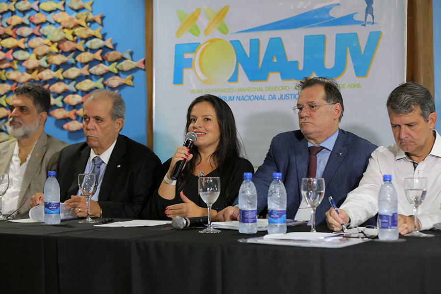 Presidente do Fonajuv, Ana Cristina Borba Alves, juíza da infância em Santa Catarina.