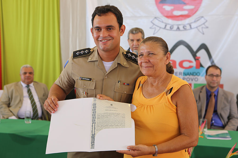 Entrega de títulos do Programa Moradia Legal II, em Igaci
