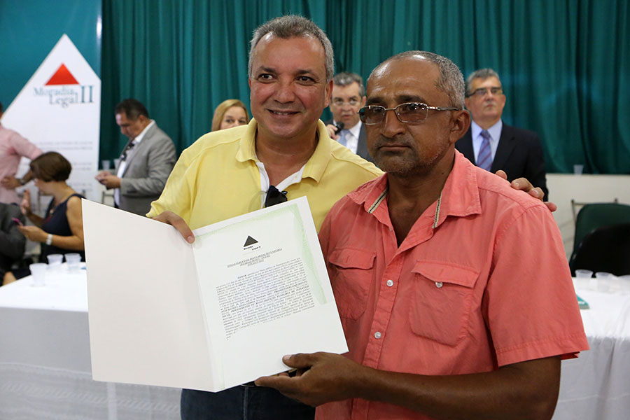 200 títulos de propriedade são entregues à população de Pão de Açúcar