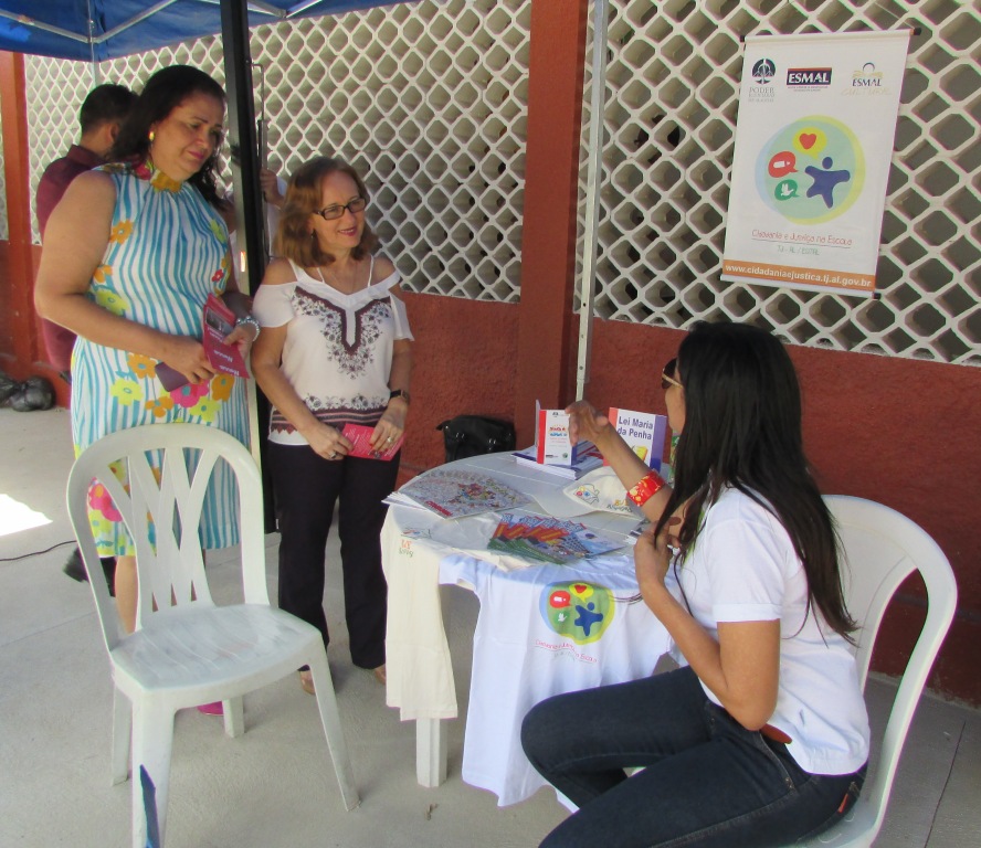 Luzia Rodrigues, que atua no PCJE, tirou dúvidas sobre o Programa