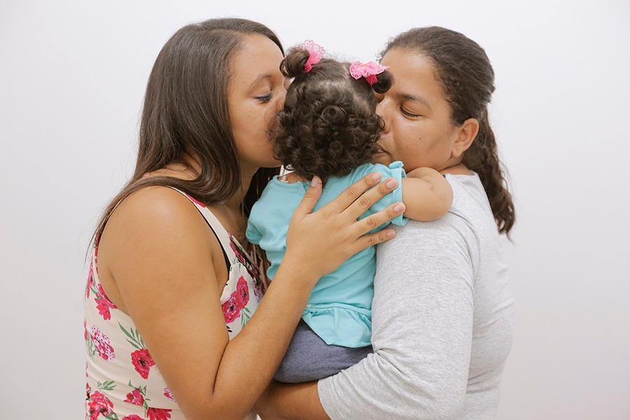 Ayonã Lídia e Cristina Elias com a filha Mirela