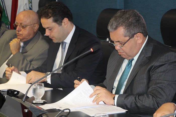 Presidente do TJ e governador assinam acordo de cooperação técnica