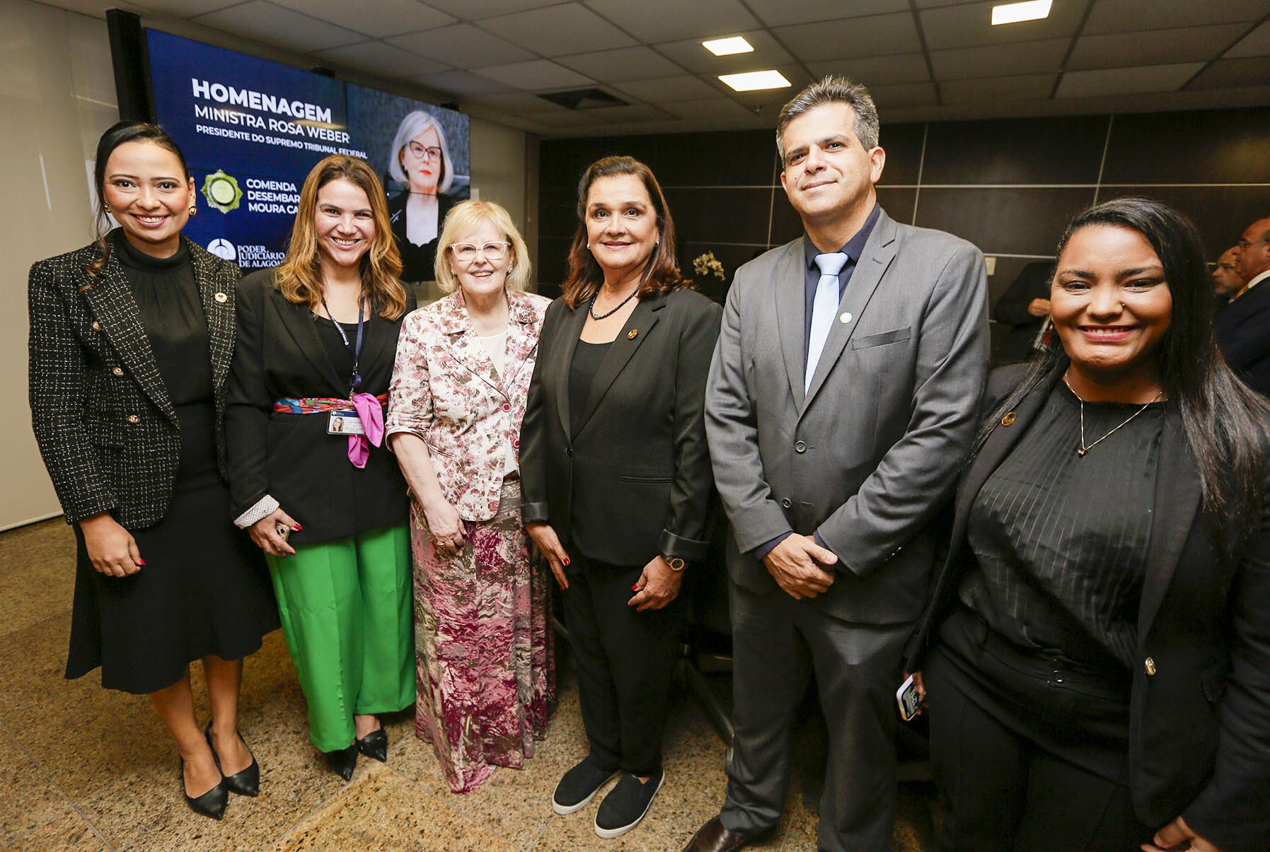 Ministra Rosa Weber recebe do TJAL a Comenda Desembargador Moura Castro.