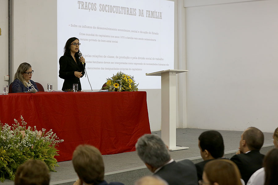 Priscila Azevedo, assistente social do Poder Judiciário