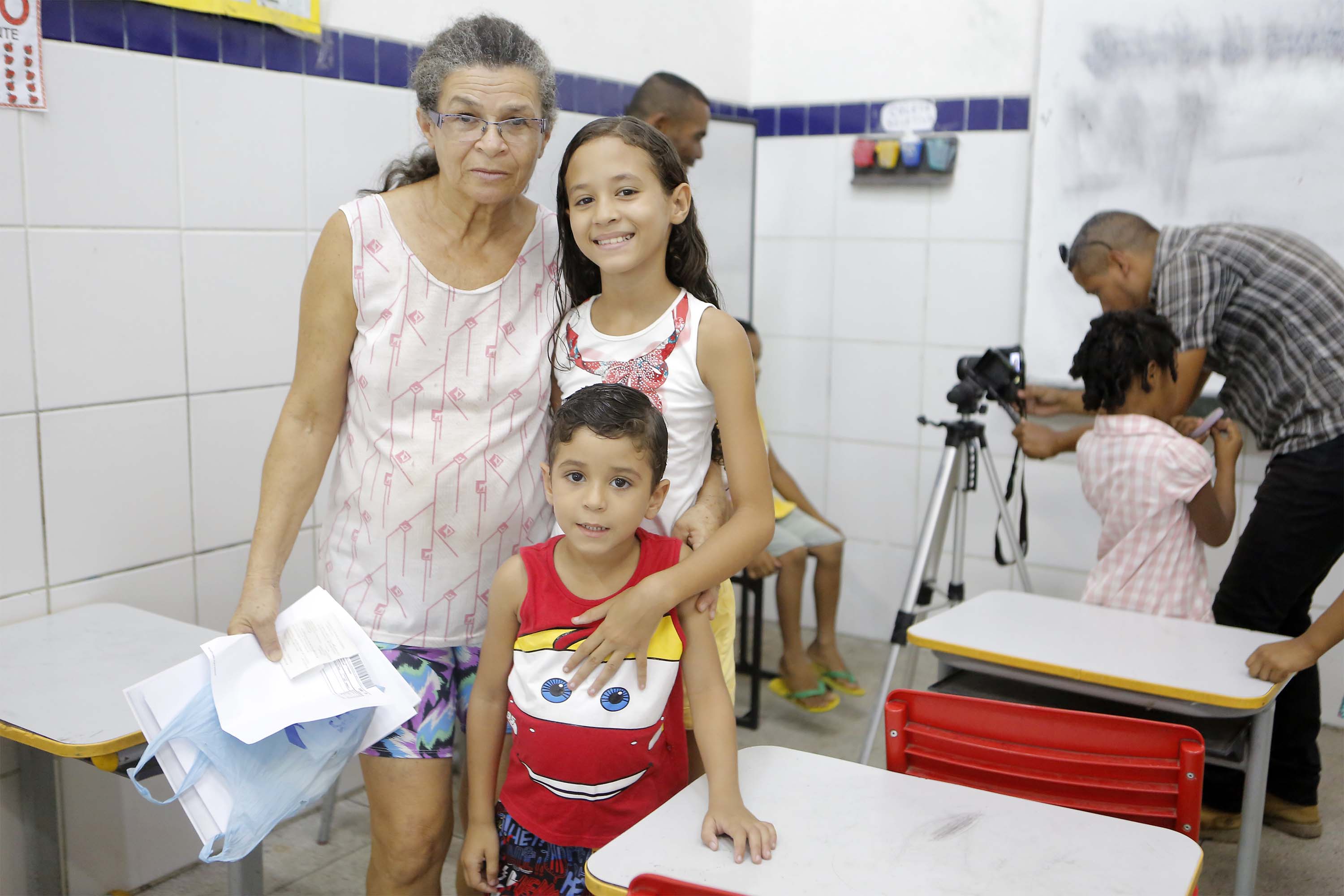 Francisca Marcelino, Nathaly e Nícolas, no mutirão da Itinerante.