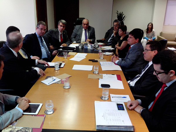 Magistrados durante reunião sobre o Mutirão Carcerário