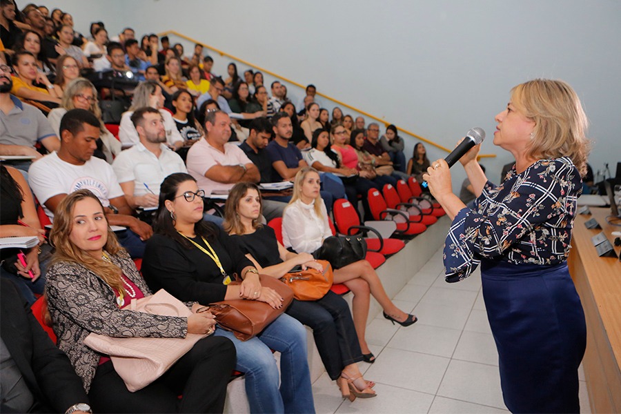 Secretária Margarida Melo