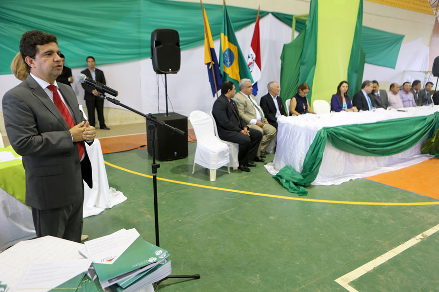 Entrega de títulos do Programa Moradia Legal II em Limoeiro de Anadia