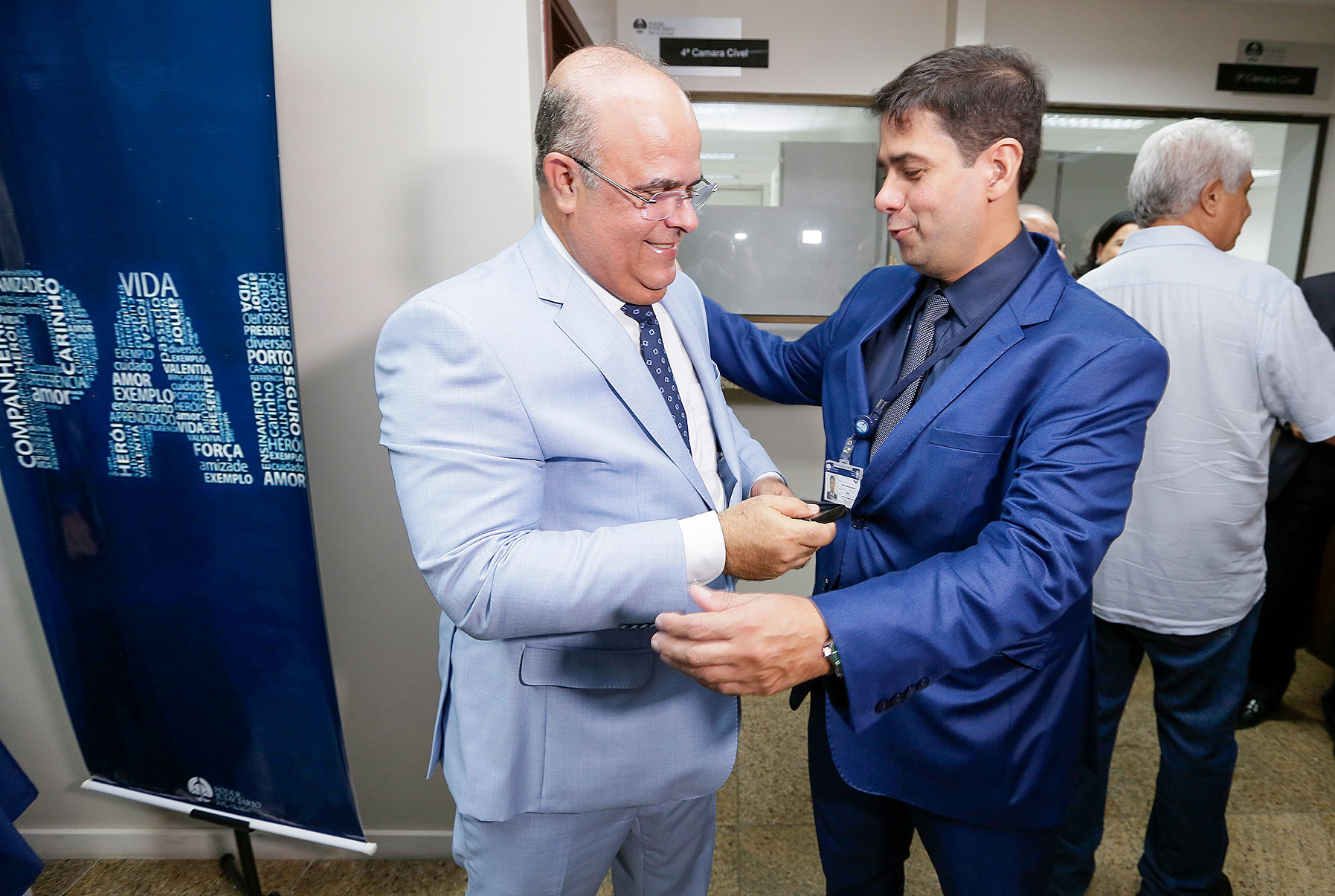 Presidência do TJAL homenageia servidores pais do Judiciário.