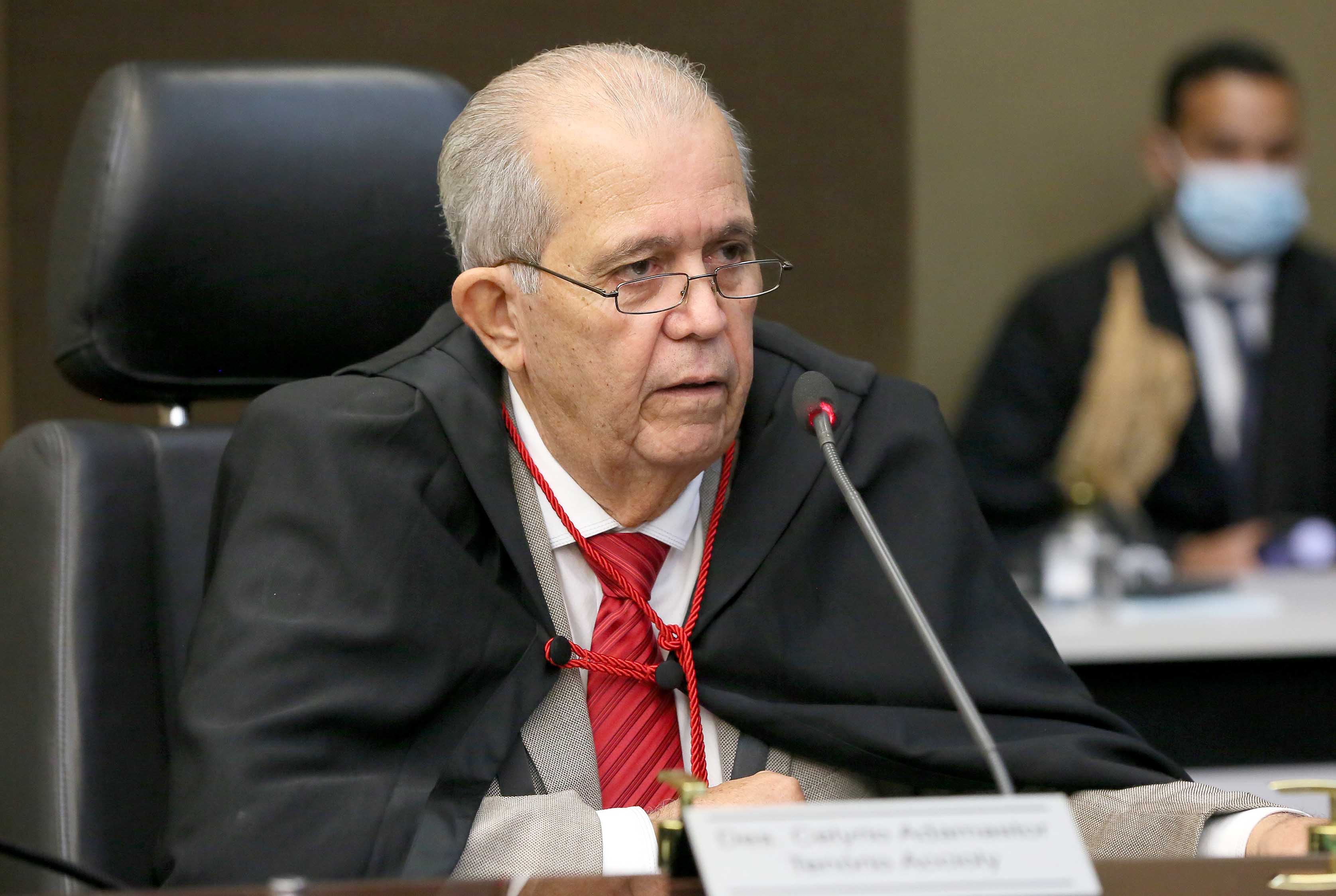 Desembargador Celyrio Adamastor.