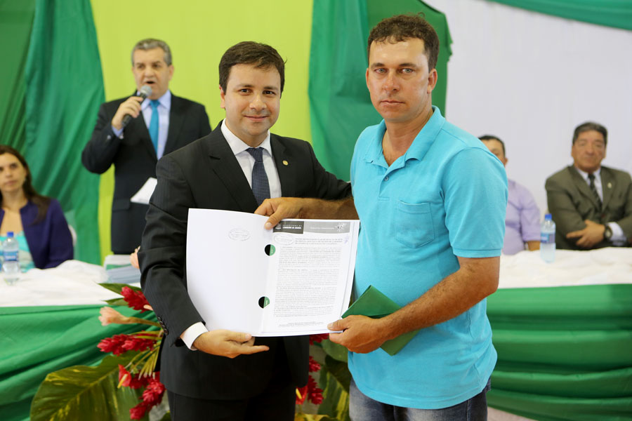 Entrega de títulos do Programa Moradia Legal II em Limoeiro de Anadia