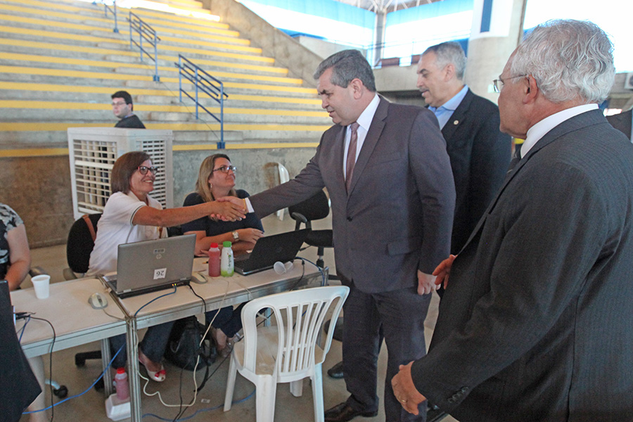 Presidente Washington Luiz acompanhou os trabalhos do mutirão nesta quinta-feira (19). Foto: Cristiano Soares
