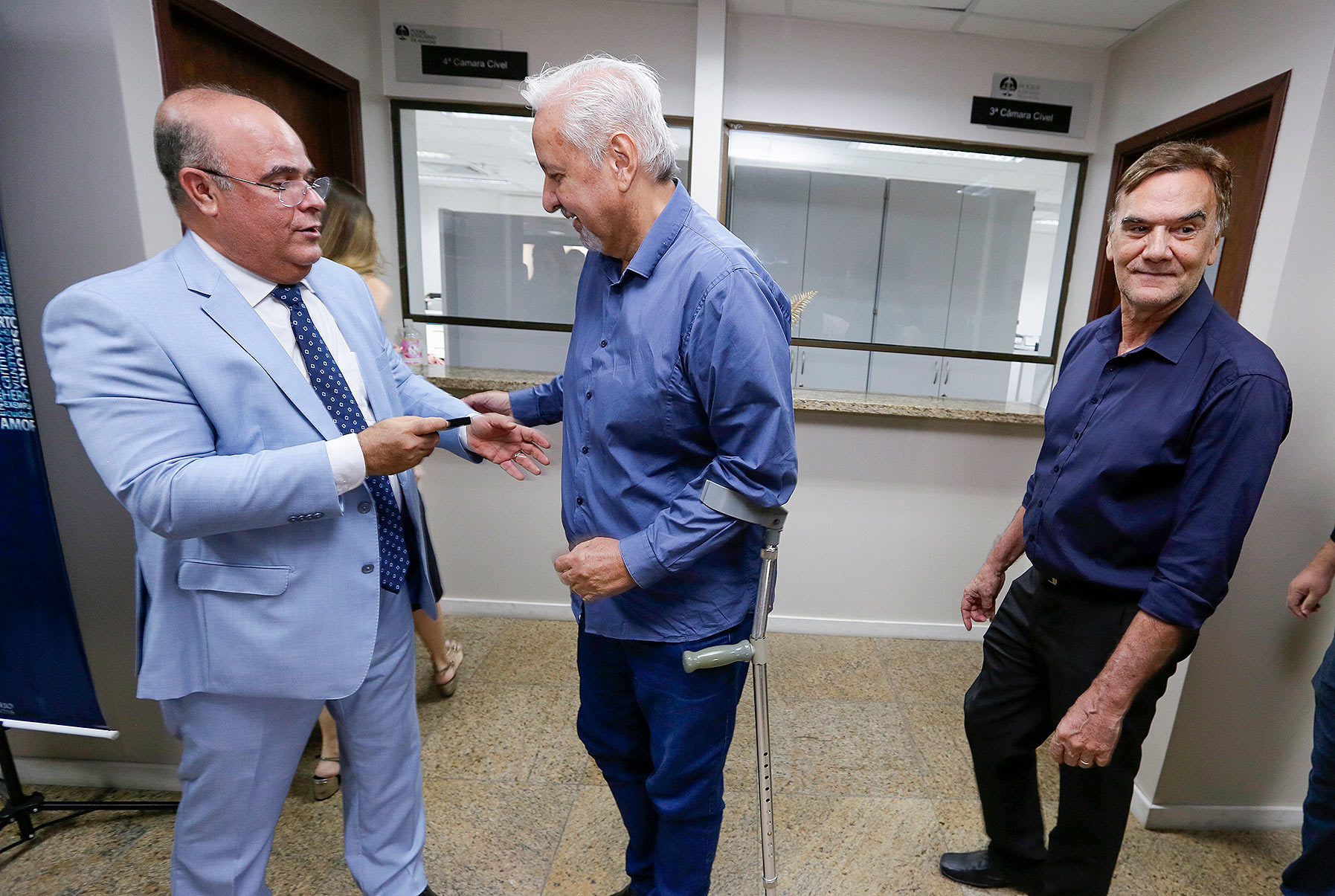 Presidência do TJAL homenageia servidores pais do Judiciário.