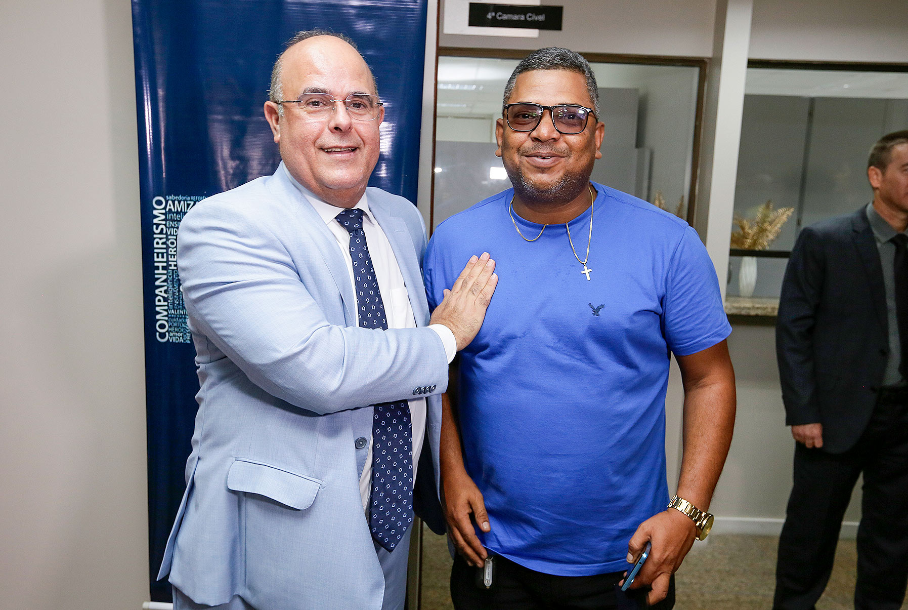 Presidência do TJAL homenageia servidores pais do Judiciário.