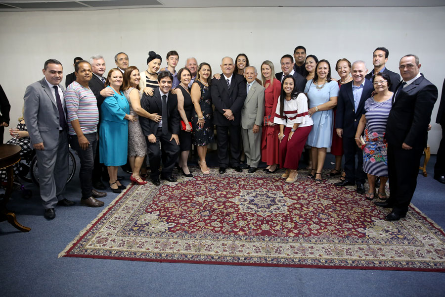 Desembargador Otávio Praxedes assume Governo do Estado.