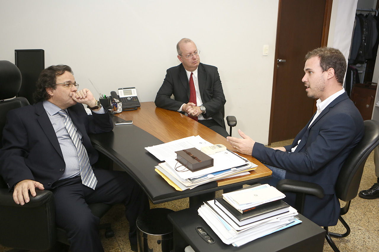 Prefeito de Murici, Olavo Calheiros Neto, também participou da audiência no TJ/AL.