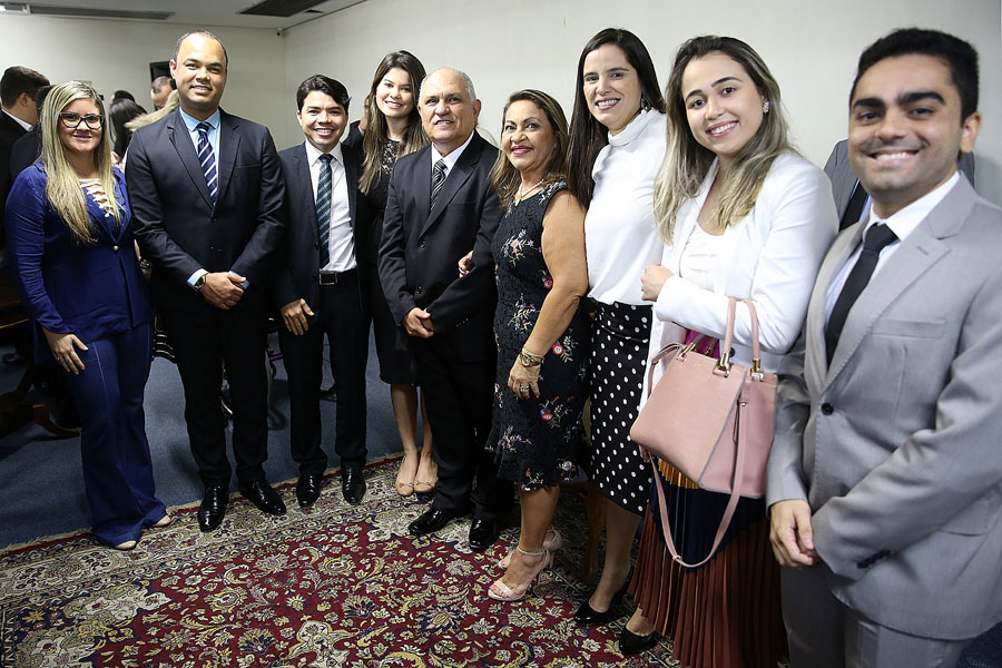 Desembargador Otávio Praxedes assume Governo do Estado.