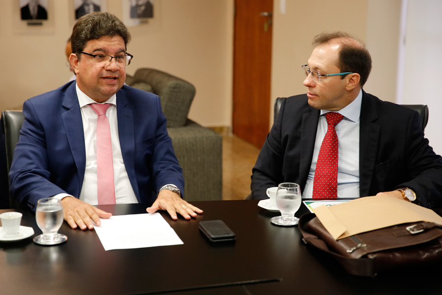 Juiz Carlos Cavalcanti e desembargador João Guilherme.