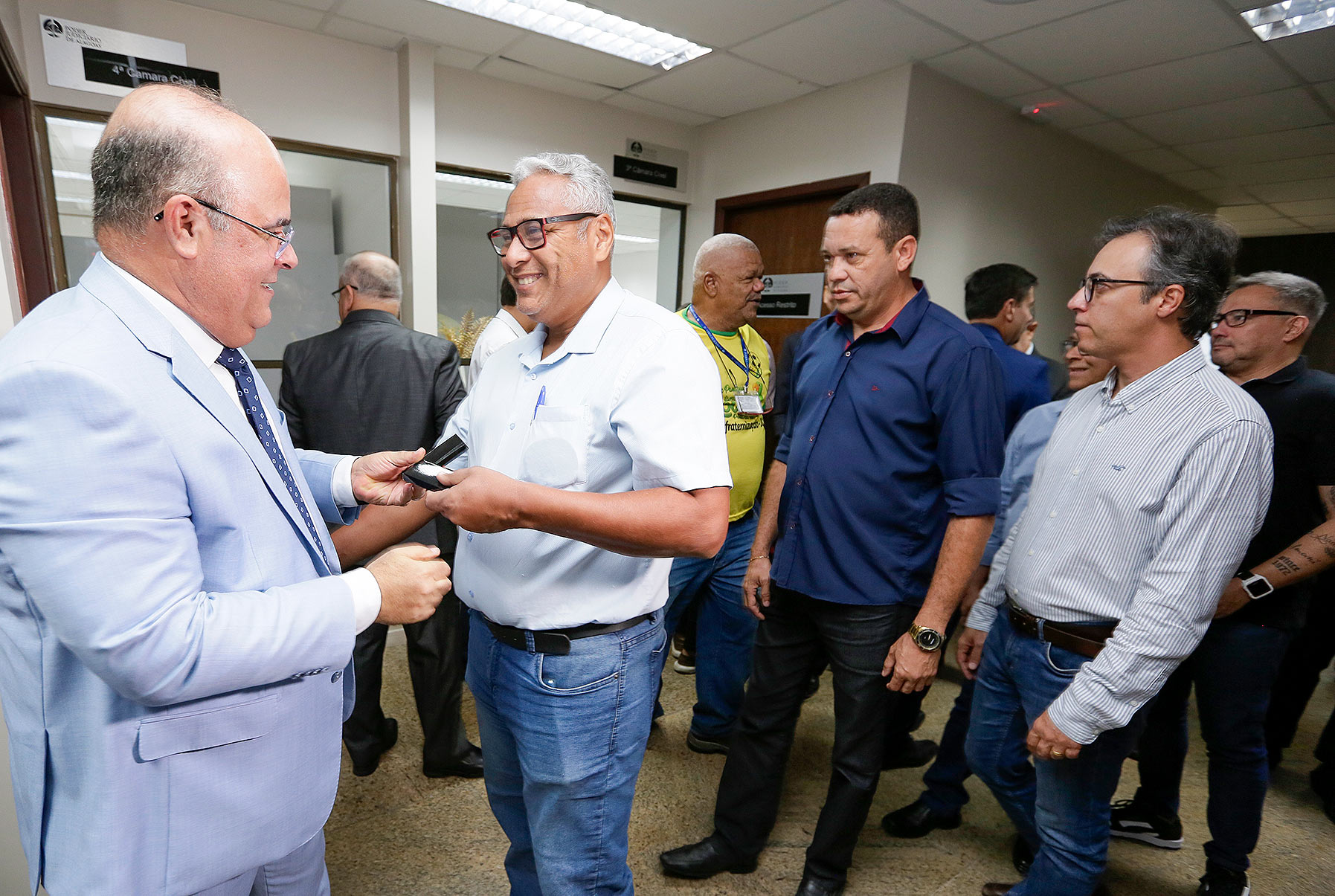 Presidência do TJAL homenageia servidores pais do Judiciário.