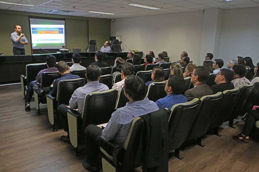 Participaram do treinamento sogre Gestão de Competências servidores do 1º e do 2º Graus
