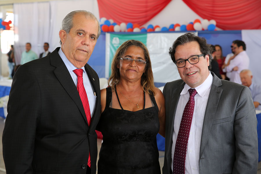 Desembargador Celyrio Adamastor, conselheira tutelar Maria Bagaceira e o desembargador Tutmés Airan
