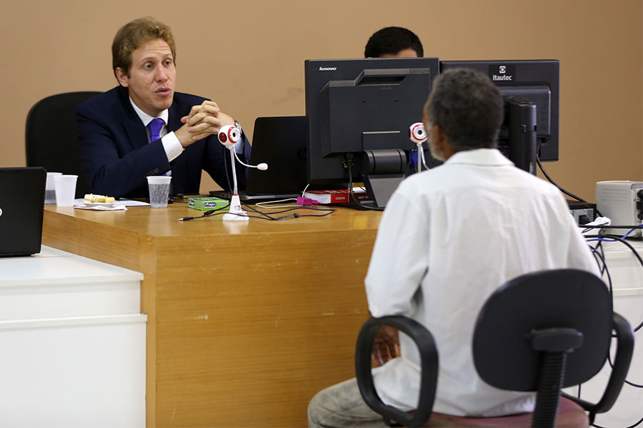 Juiz Anderson Passos conduz julgamento em União dos Palmares.