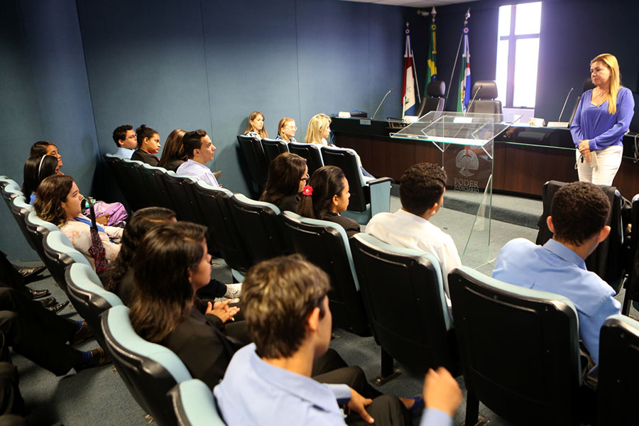 Gleide Guedes, coordenadora dos menores aprendizes e assistente social