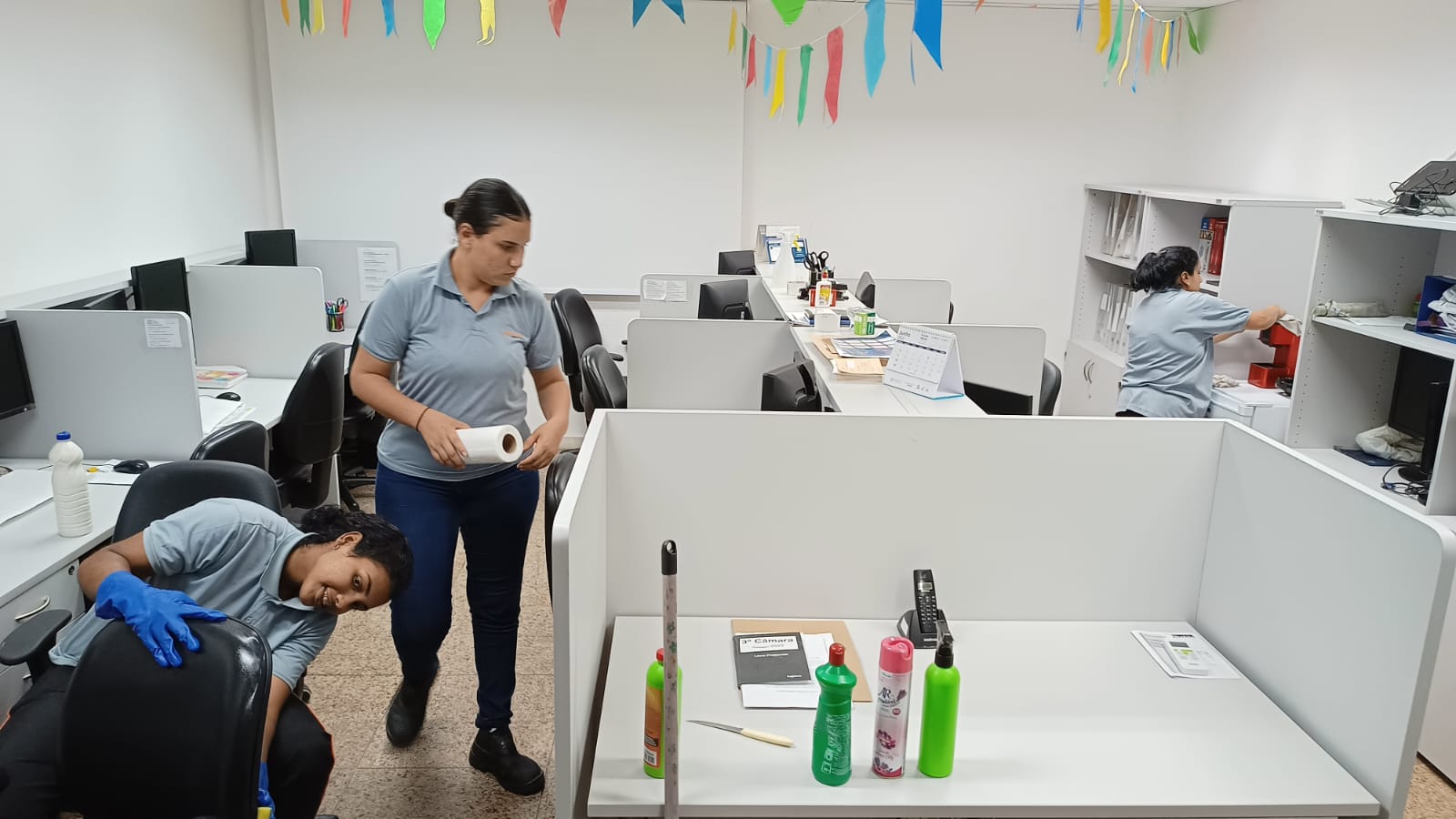 Secretaria da 3ª Câmara Cível também recebeu os serviços de limpeza nesta segunda (26)