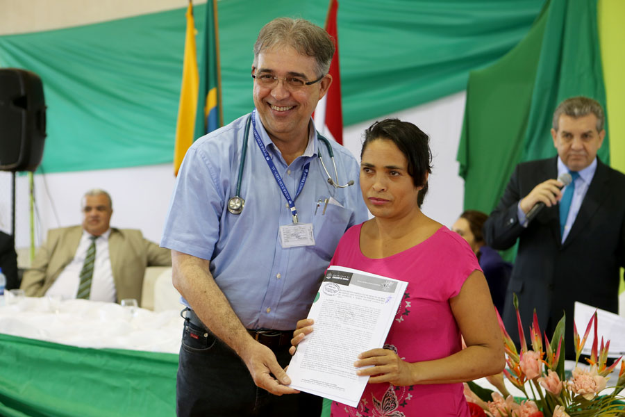 Entrega de títulos do Programa Moradia Legal II em Limoeiro de Anadia