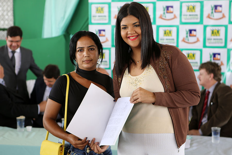 Entrega de títulos do Moradia Legal II em São Miguel dos Campos.