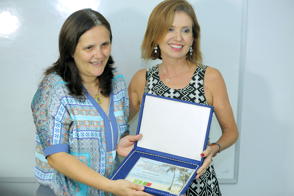 Professora Maria João e a promotora de Justiça Karla Padilha. Foto: Itawi Albuquerque 