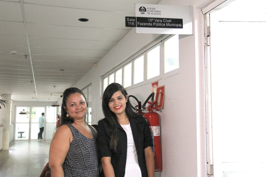 Iranilda Mergulhão, escrivã-chefe, é a responsável por acompanhar os jovens e os orientar dentro da unidade