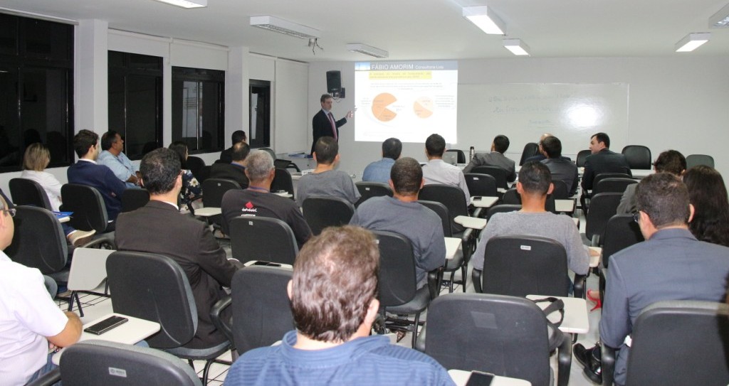 Fábio Amorim falou sobre as relações jurídicas entre concessionárias e usuários.