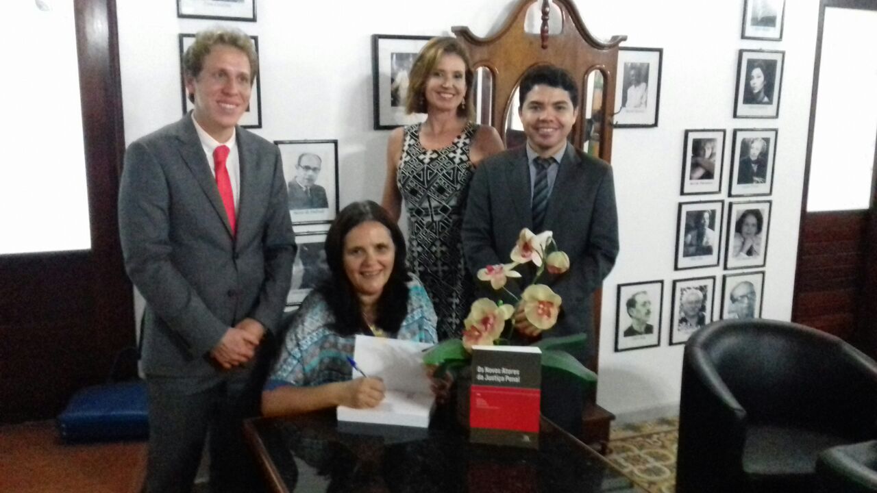 Juiz Anderson Passos, docente Maria João, promotora Karla Padilha e  juiz Hélio Pinheiro