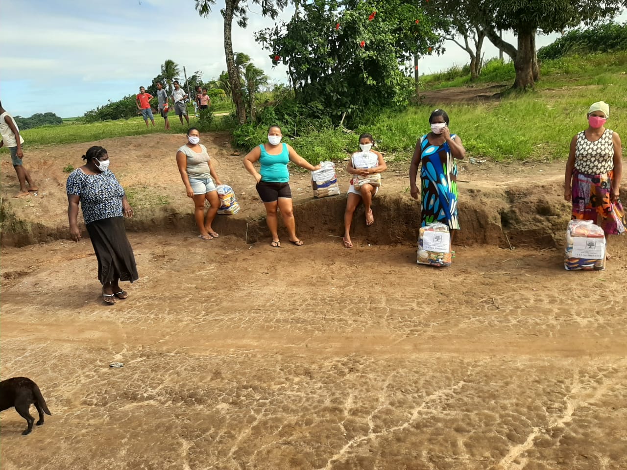 Entrega das cestas básicas no Quilombo Jaqueira, em Anadia.