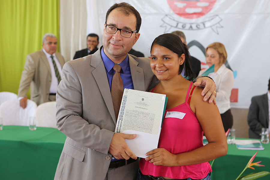 Entrega de títulos do Programa Moradia Legal II, em Igaci