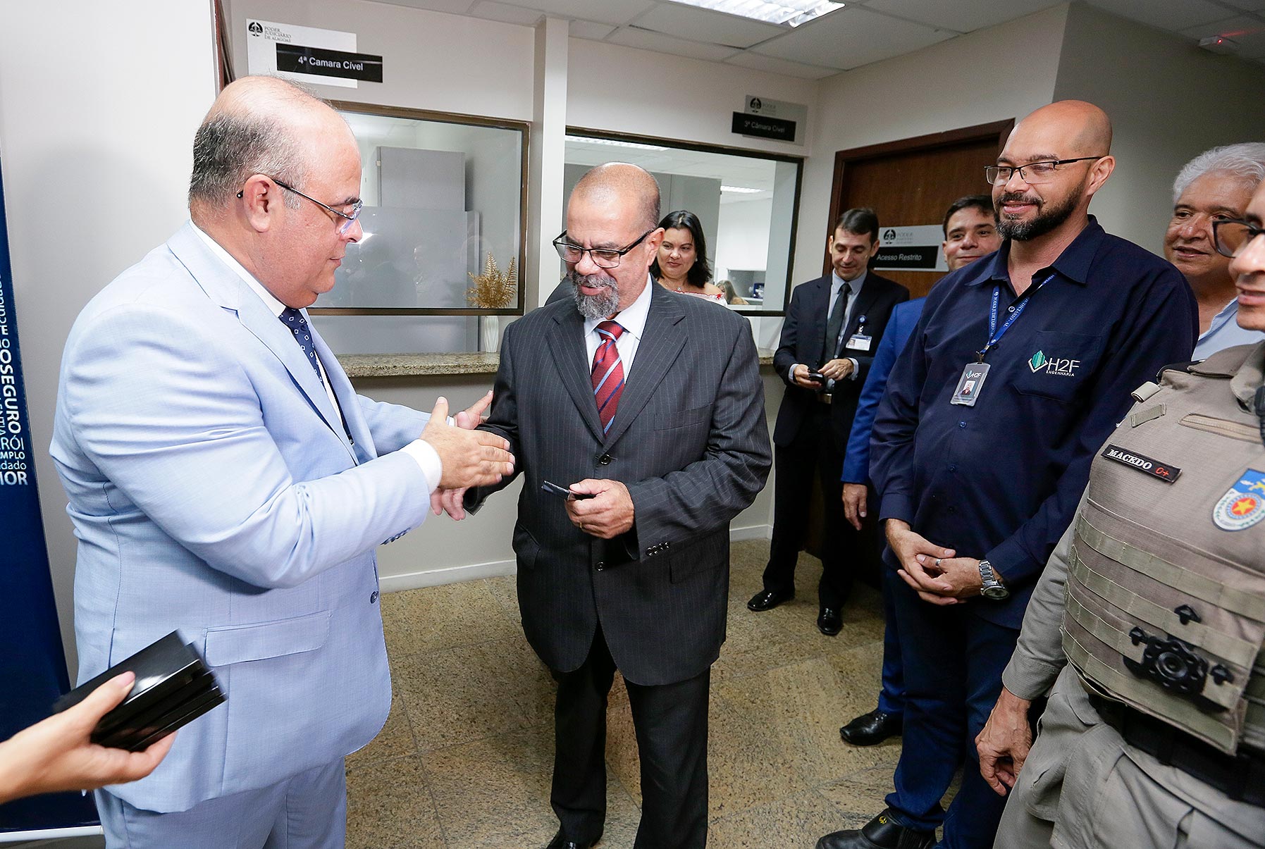 Presidência do TJAL homenageia servidores pais do Judiciário.