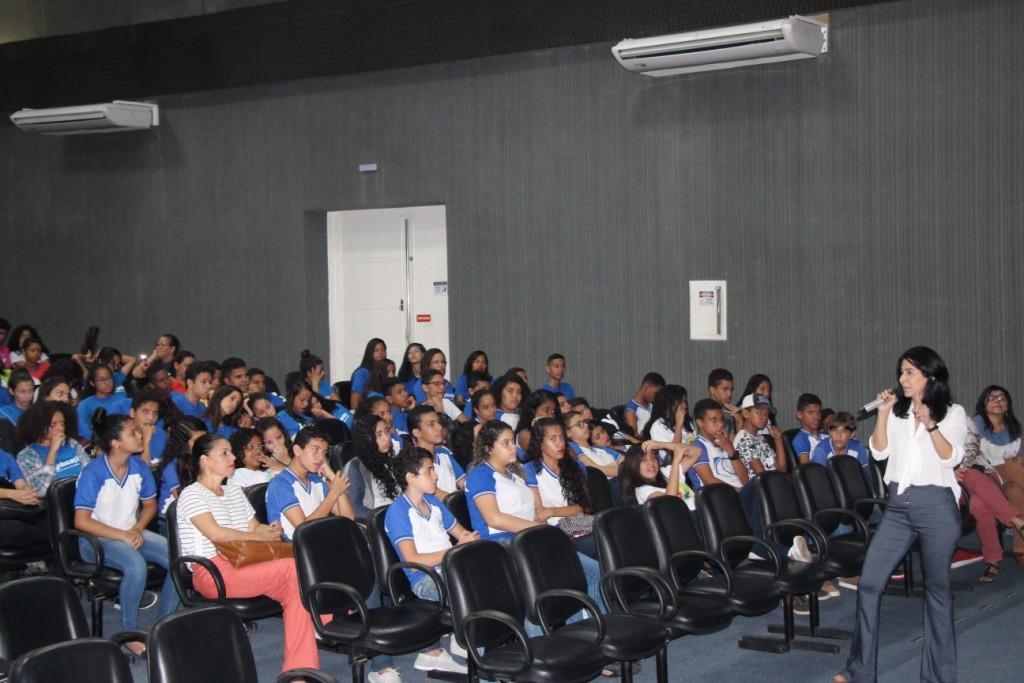 Edjane Padilha, assistente social do TJ 